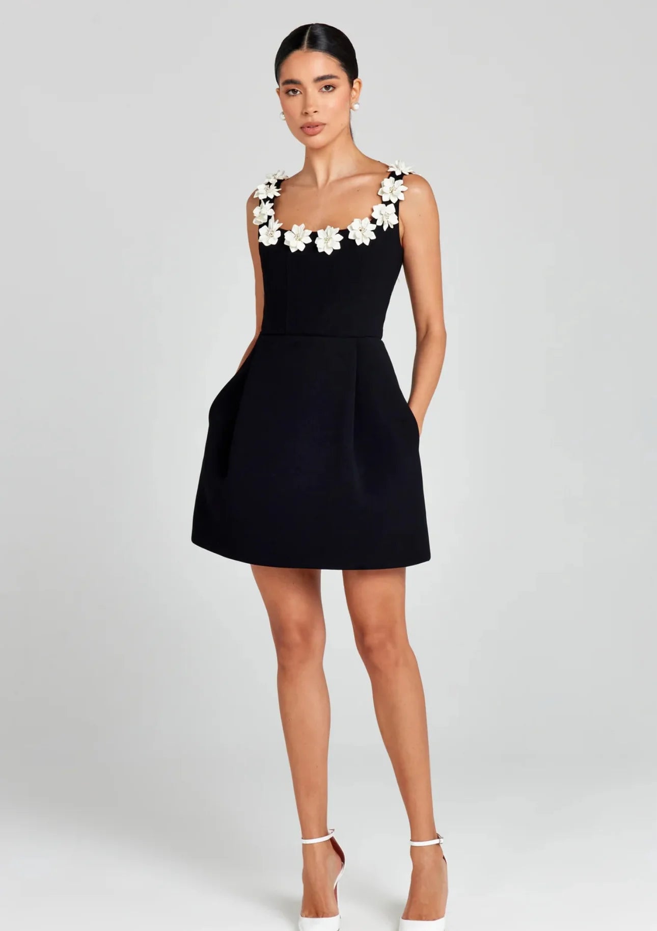 Cindy | Minikleid mit Blumentaschen